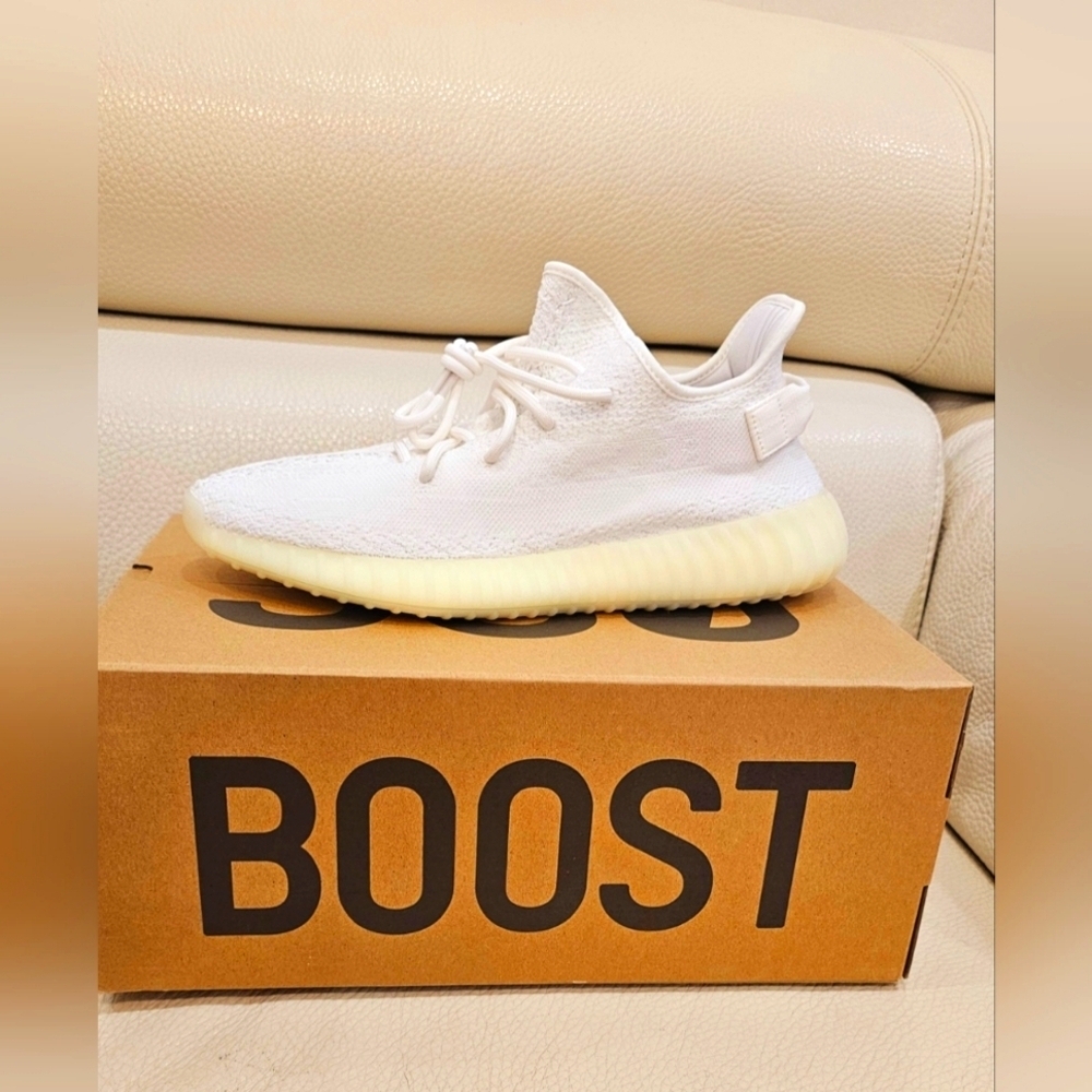 AUTHENTIC Yeezy Boost 350 DS V2 Adidas C White Sneakers Athletic shoes size 11.5